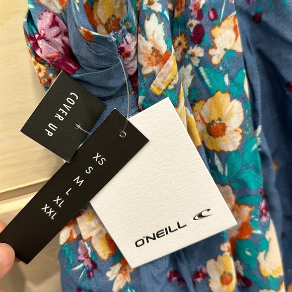Medium O’NEILL Swimsuit Cover Up! Extremely cute! - Picture 3 of 5